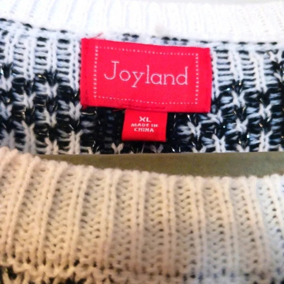 Merry Buffalo Check Sweater - Picture 6 of 7